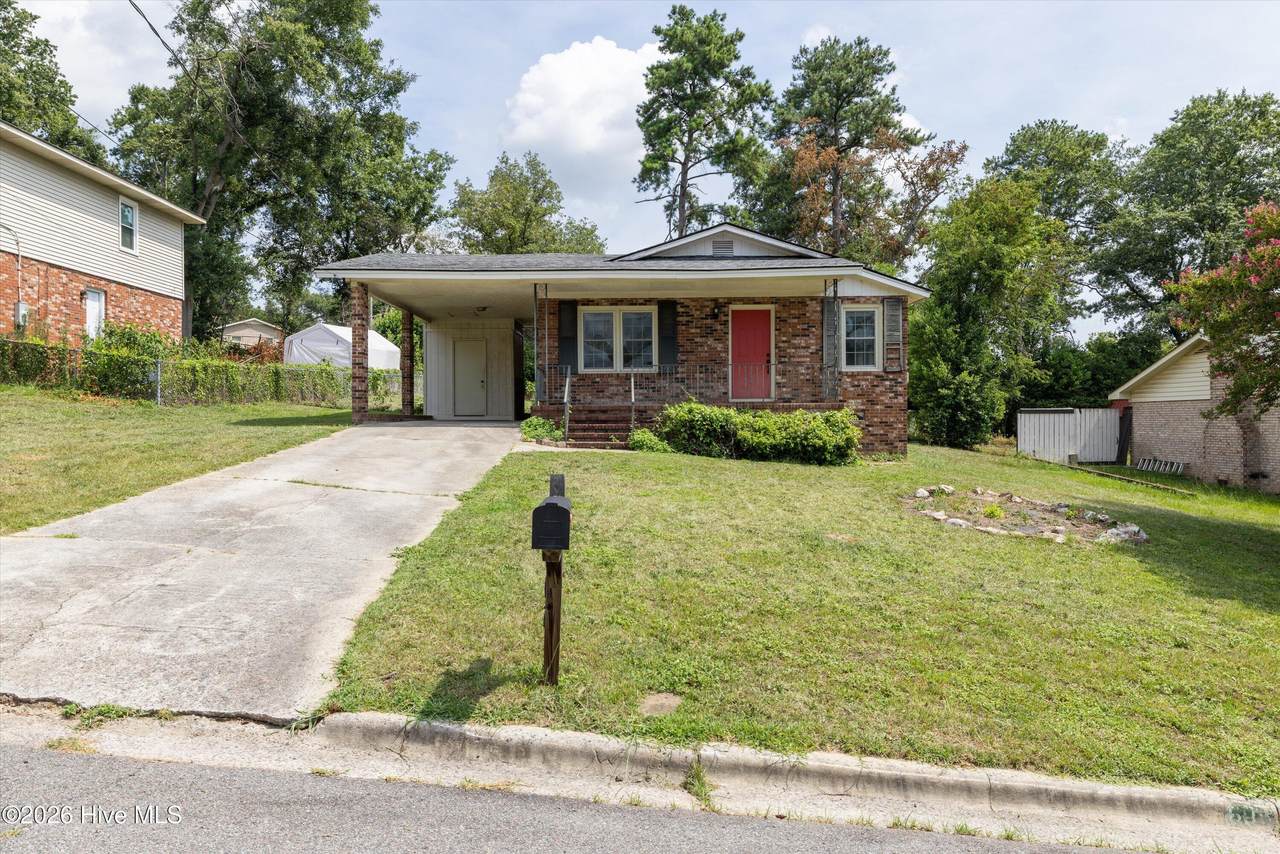 605 Mckenzie Street - Photo 1