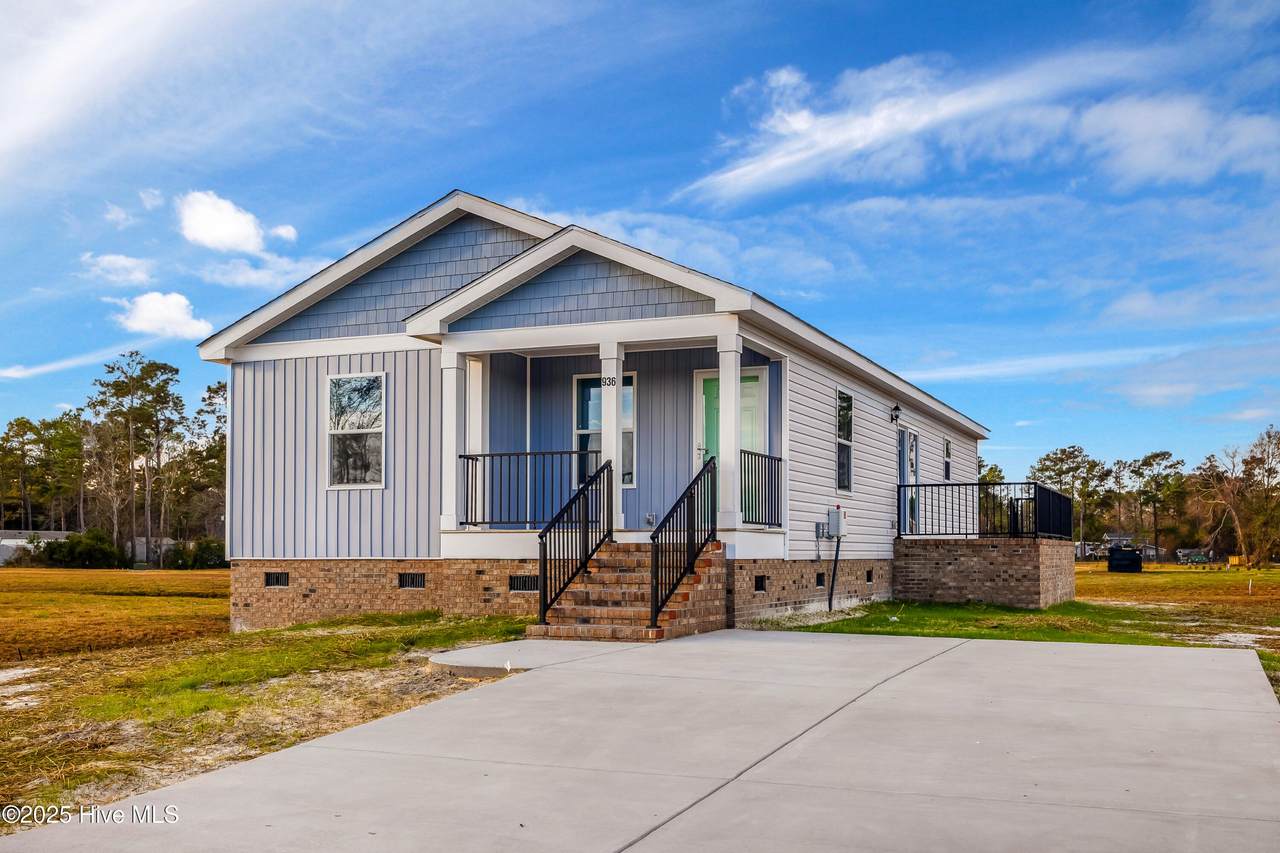 936 Willow Place - Photo 1