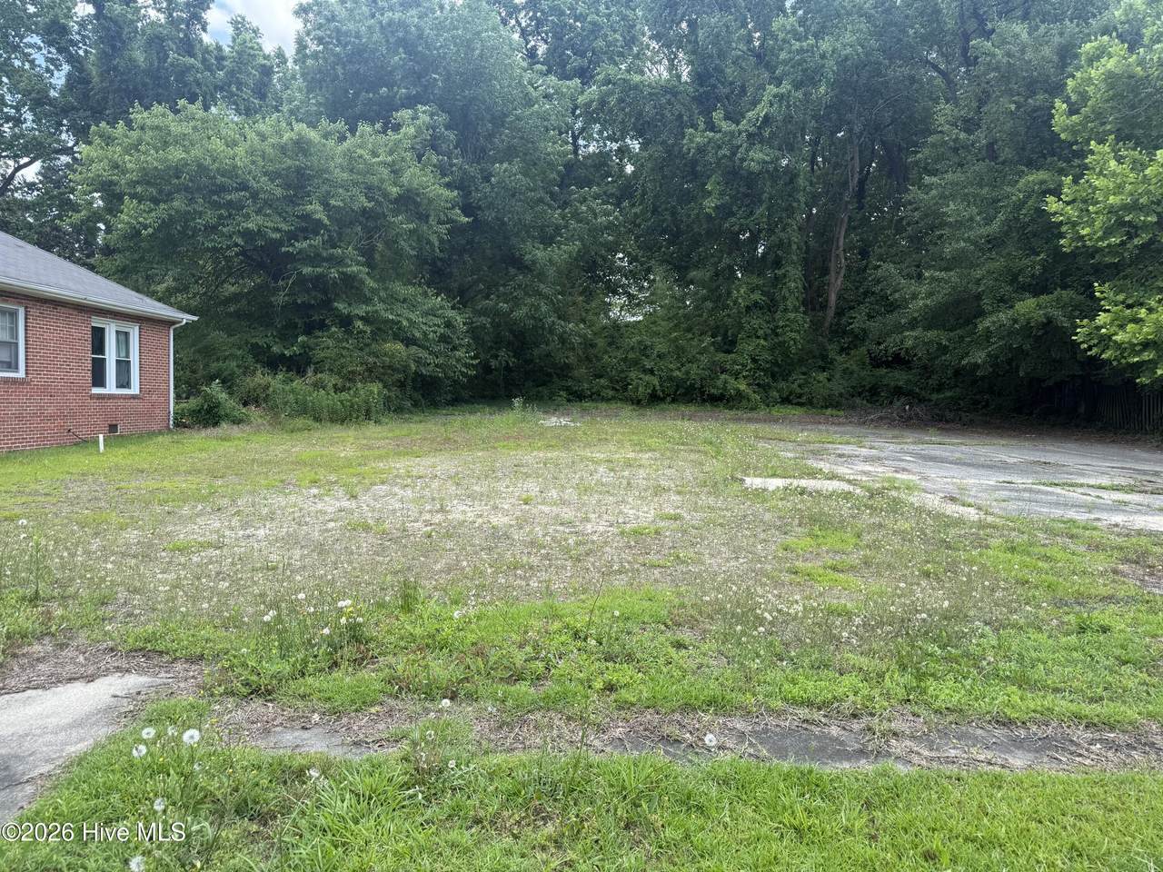 208 Glenwood Avenue - Photo 1