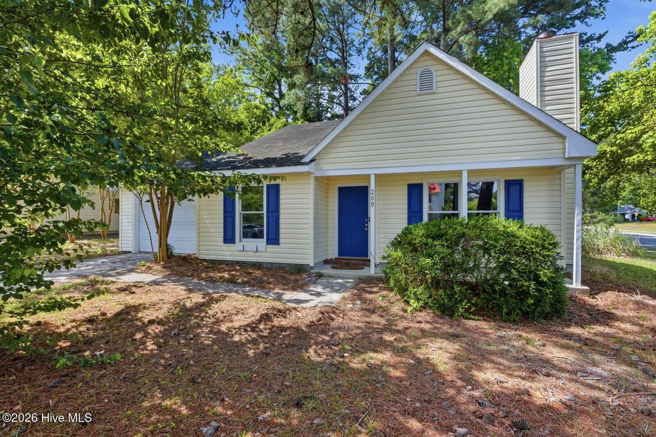 200 Cameron Court - Photo 1
