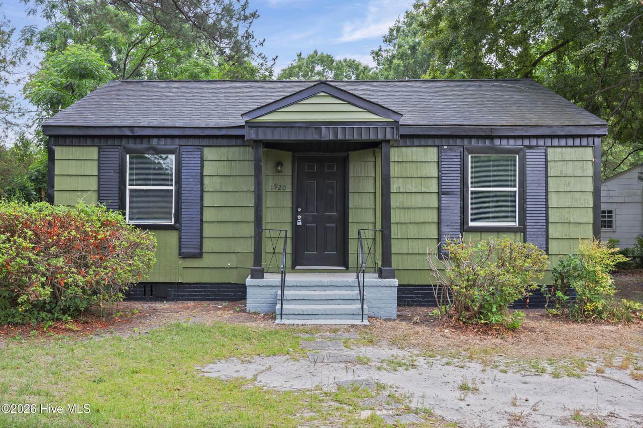 1920 Virginia Avenue - Photo 1