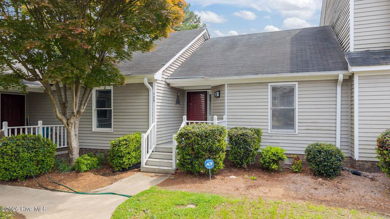 125 Willow Oaks Court - Photo 1