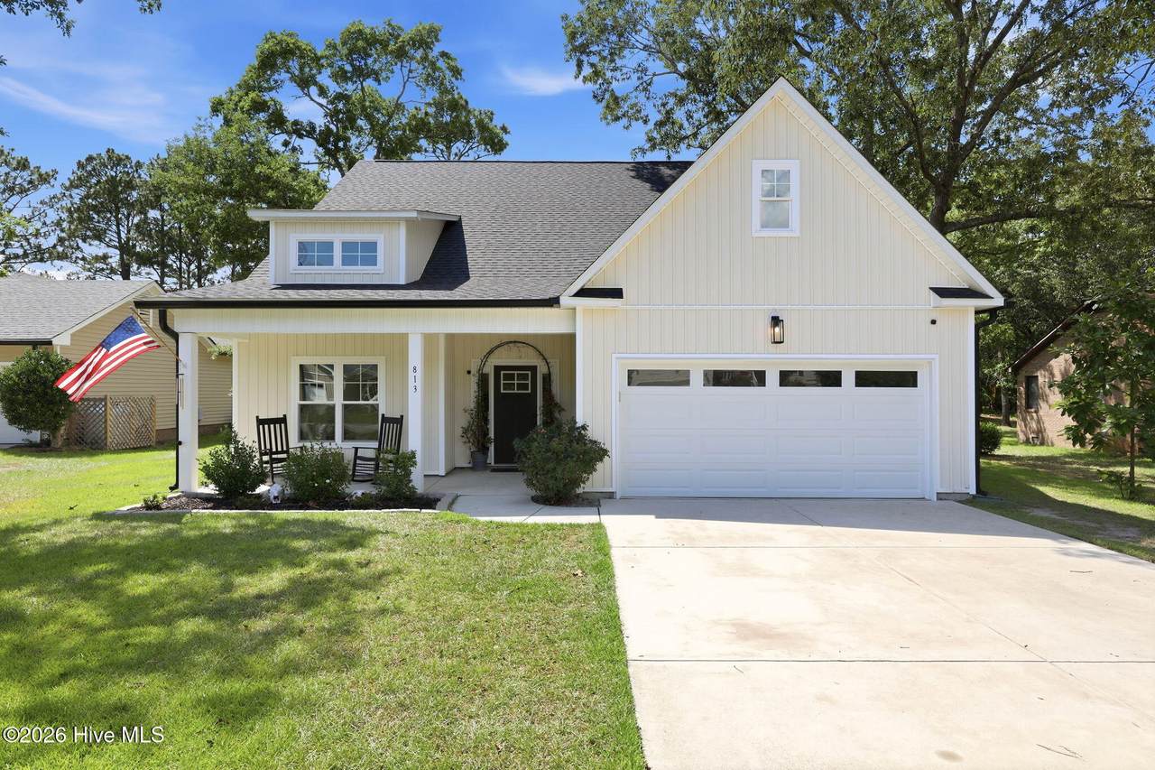 813 Bluebird Drive - Photo 1