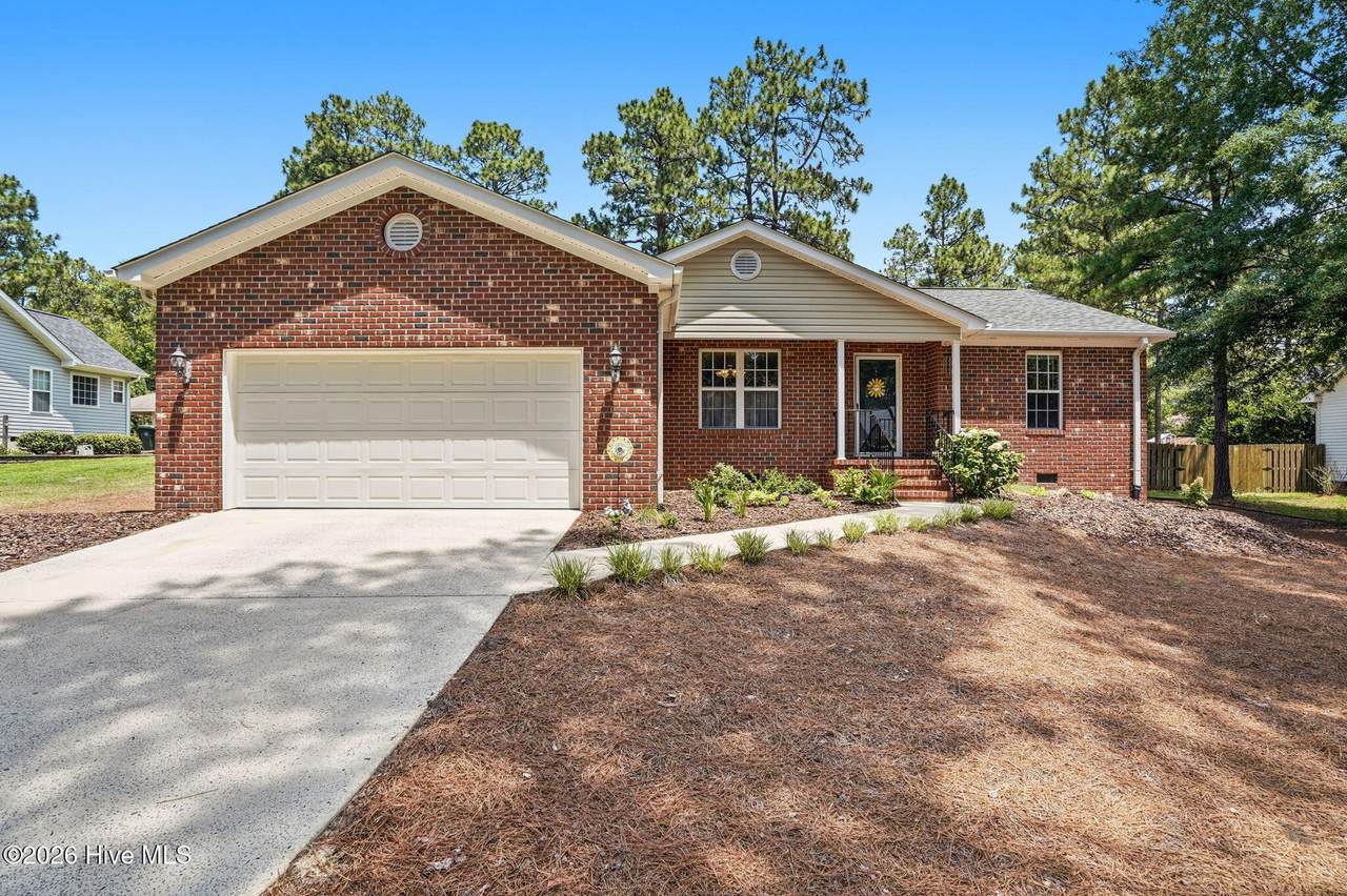 114 Vincent Way - Photo 1