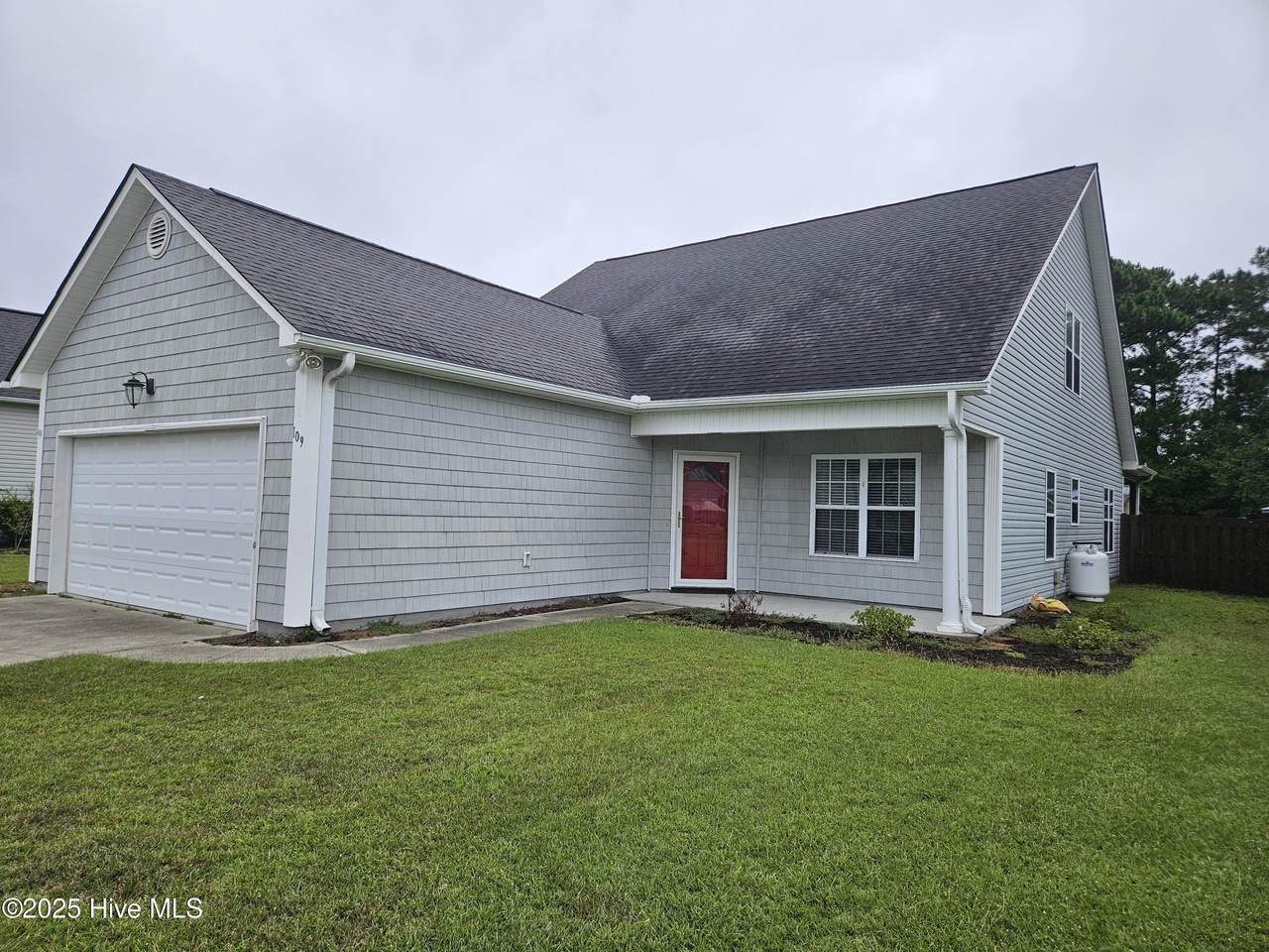 109 Penquin Place - Photo 1