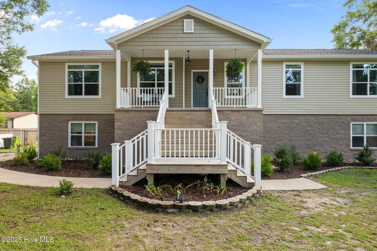 425 Sand Ridge Road - Photo 1