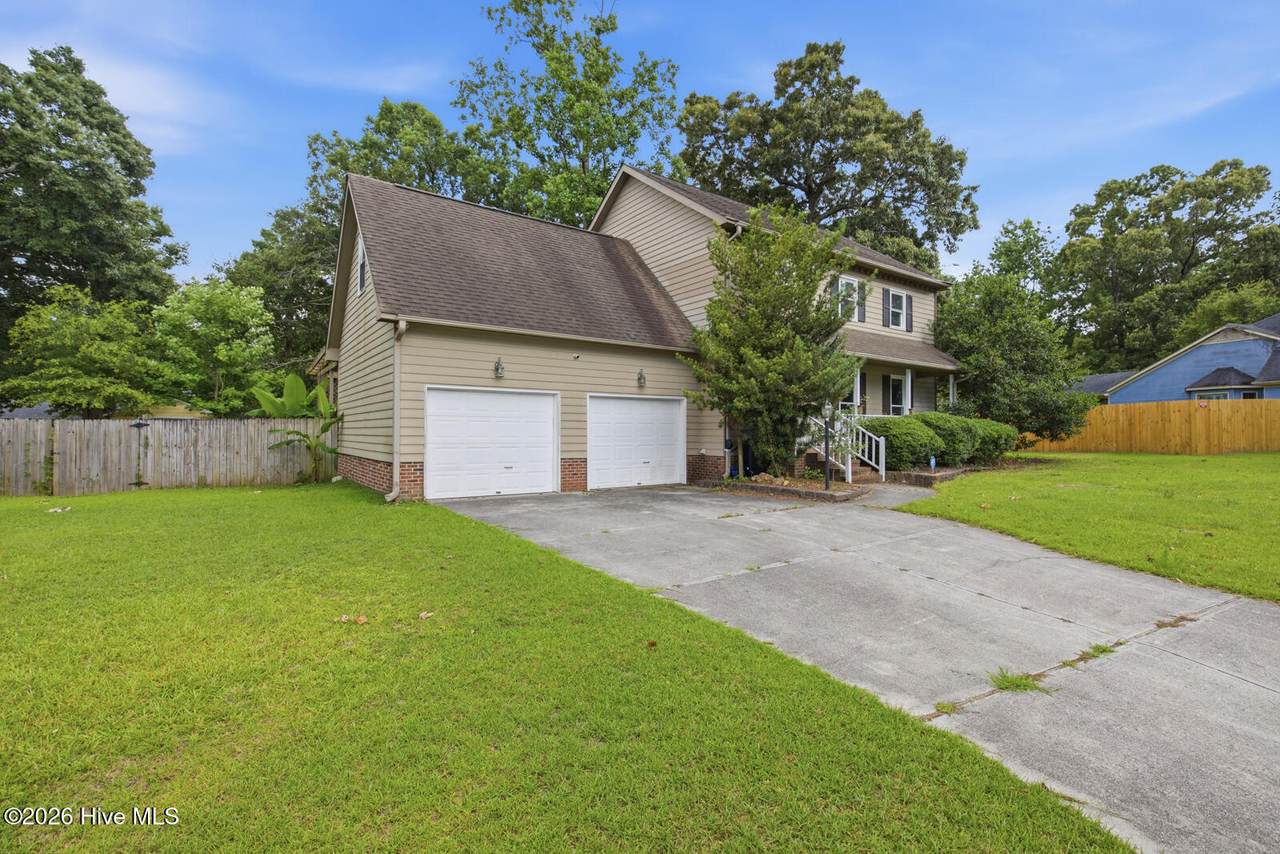 106 Broken Oak Court - Photo 1