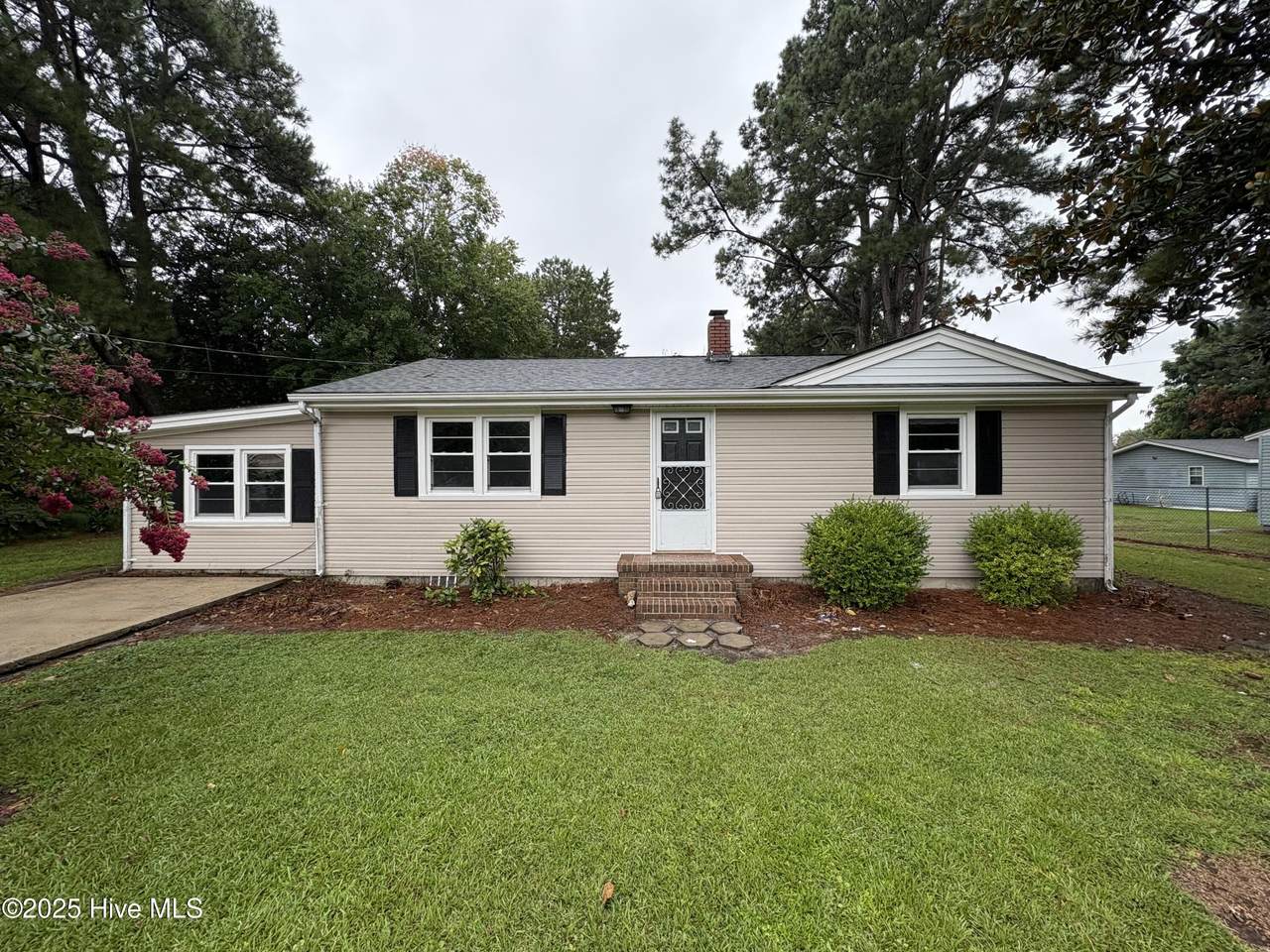 109 Coopers Lane - Photo 1
