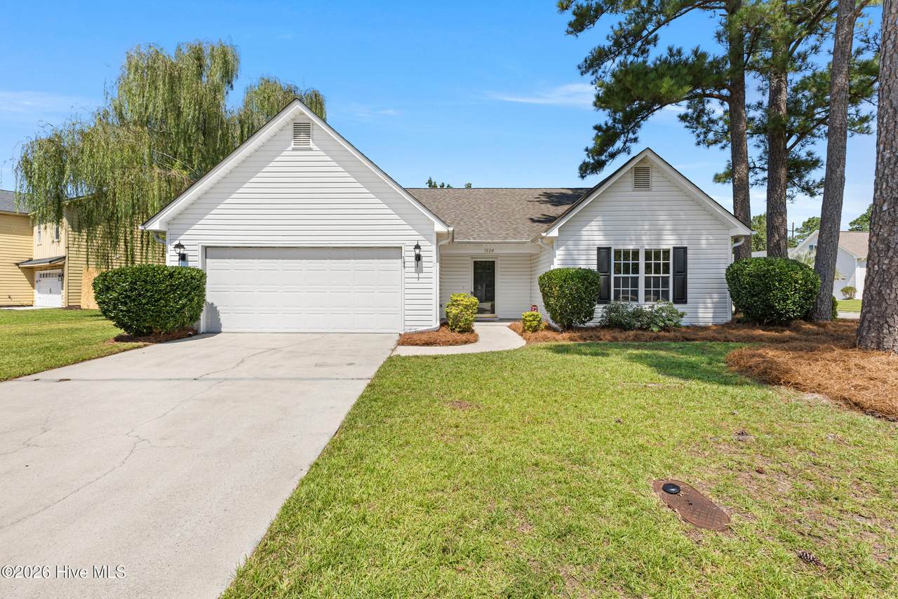 1024 Winterberry Circle - Photo 1