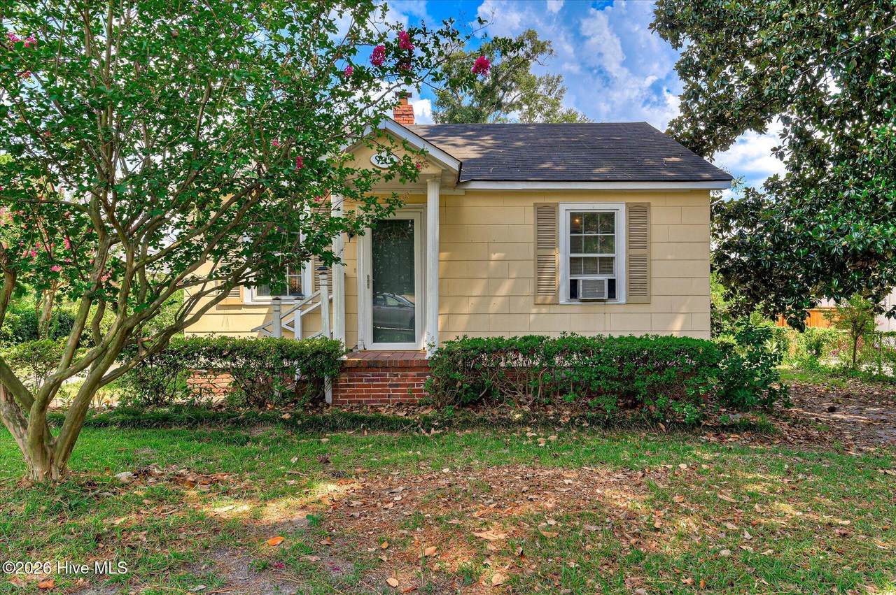 905 Laurens Street - Photo 1