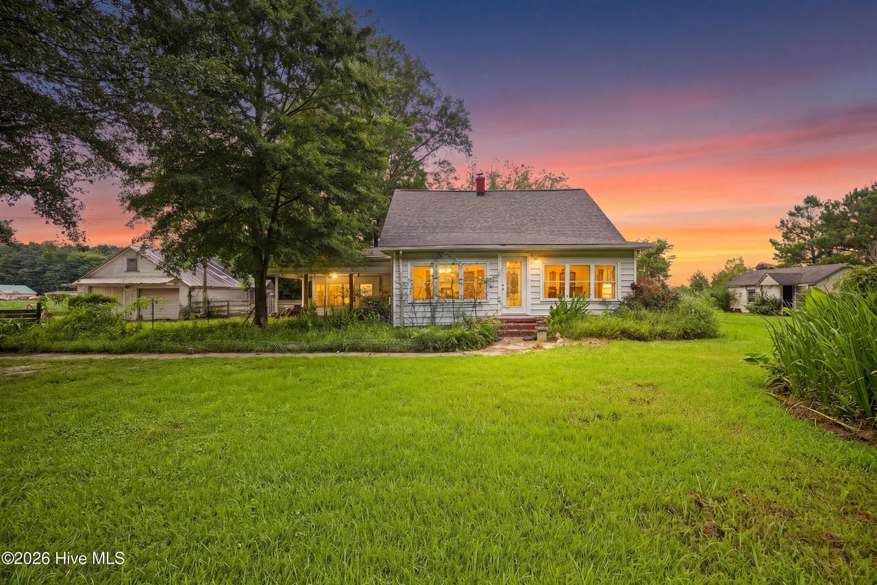 1303 Turnpike Road - Photo 1