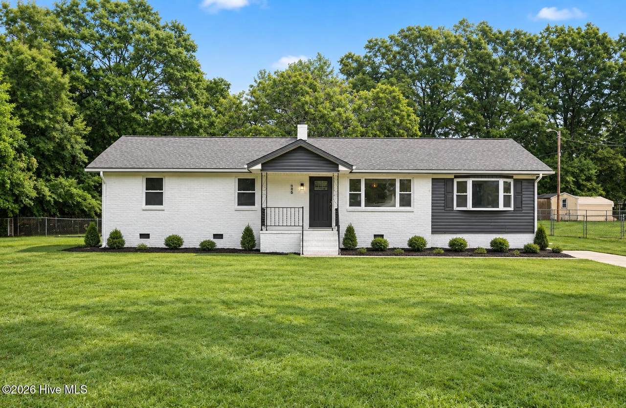 125 Sharon Road - Photo 1