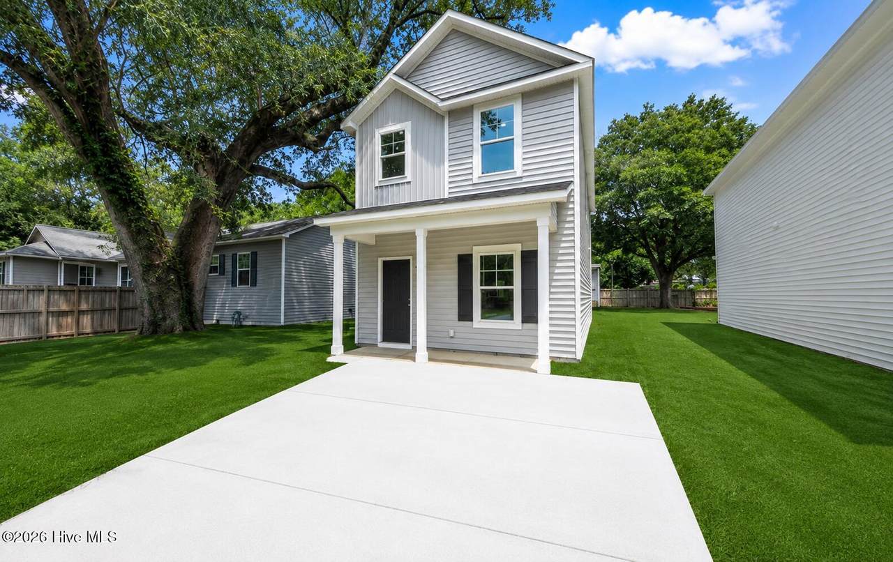 468 Maides Avenue - Photo 1