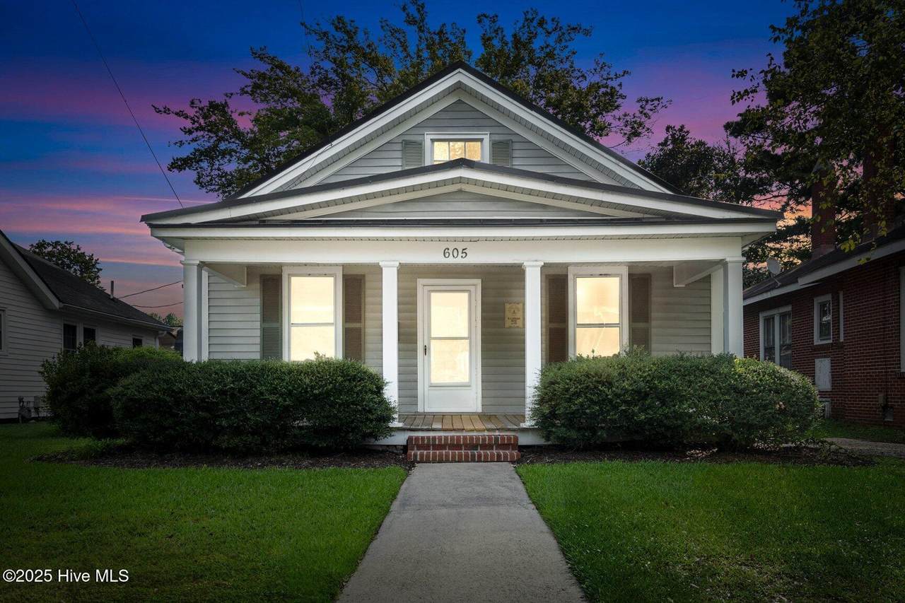 605 Saint David Street - Photo 1