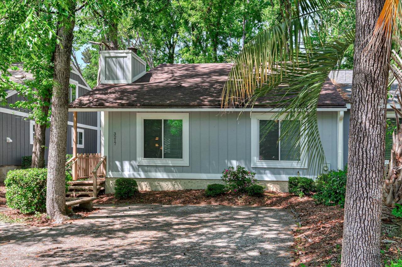 3217 Wimbledon Drive - Photo 1