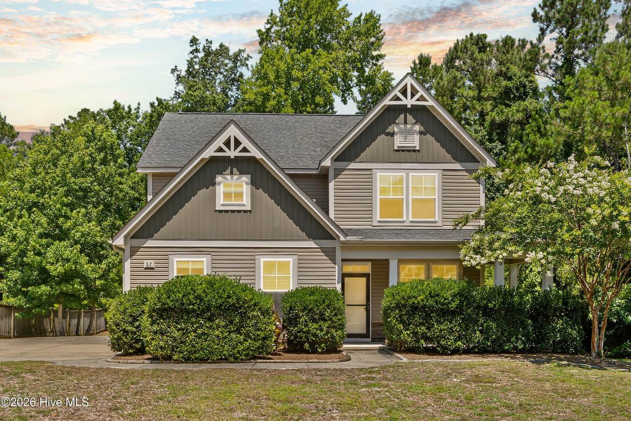 37 Twisted Oak Court - Photo 1