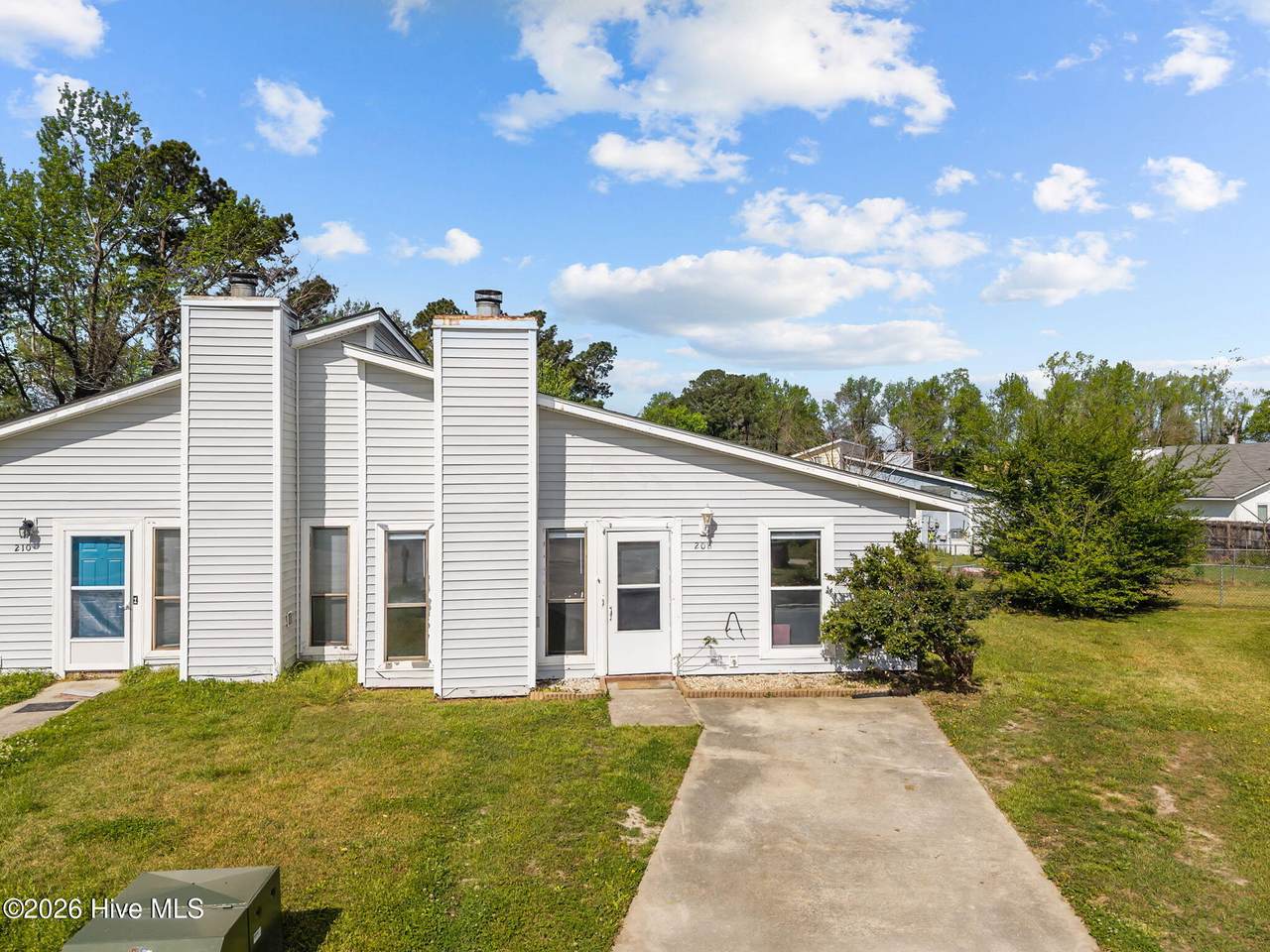 208 Yaupon Drive - Photo 1