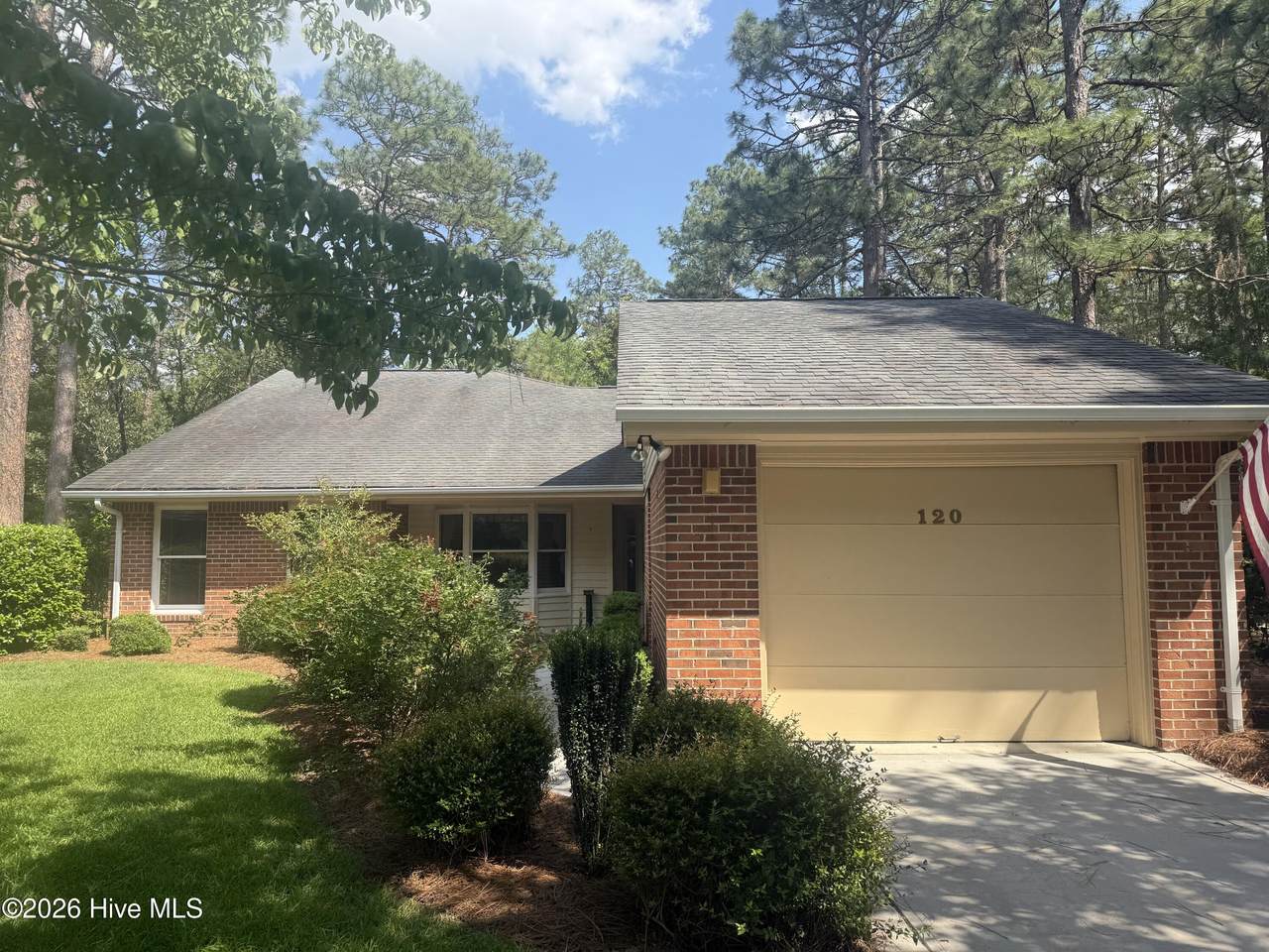 120 Robin Lane - Photo 1