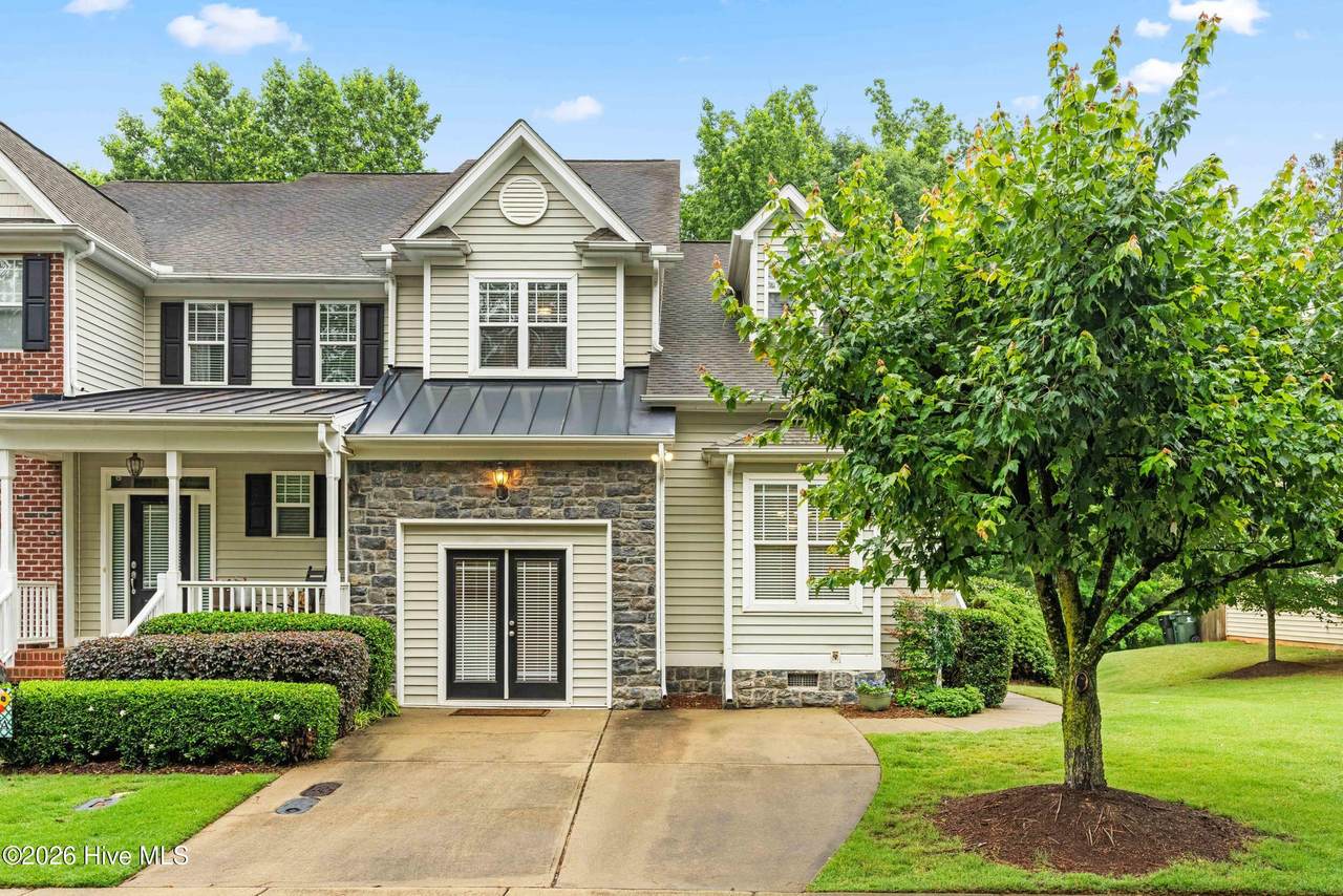 112 River Dell Townes Avenue - Photo 1
