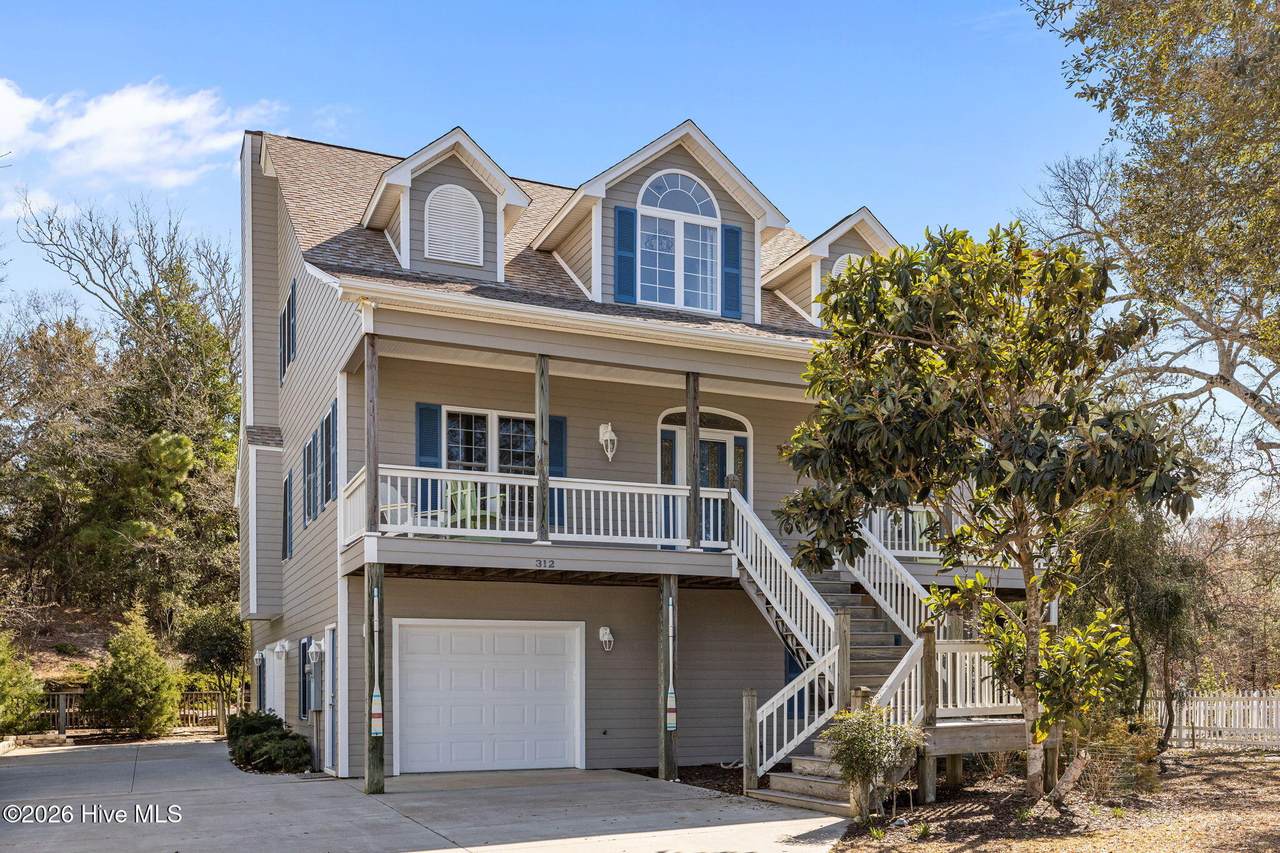 312 Lord Berkeley Drive - Photo 1