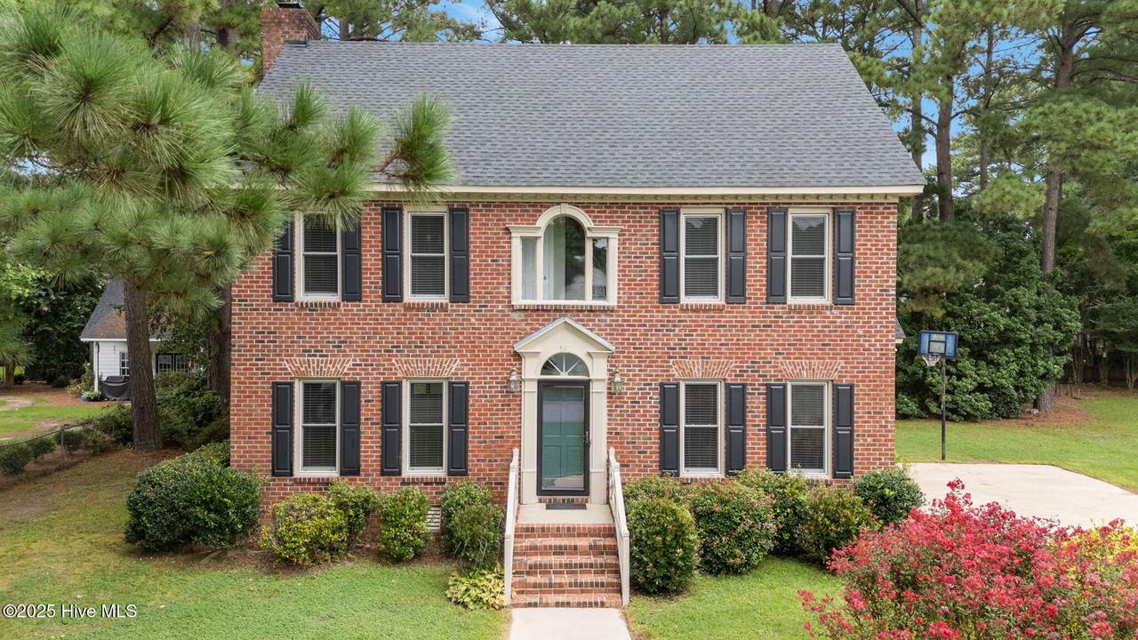 2112 Chelsea Drive - Photo 1