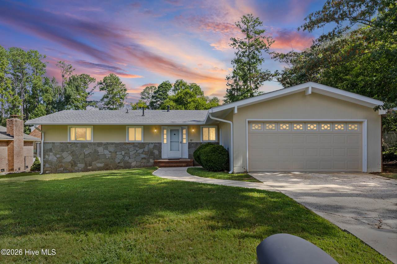 306 Wynngate Drive - Photo 1