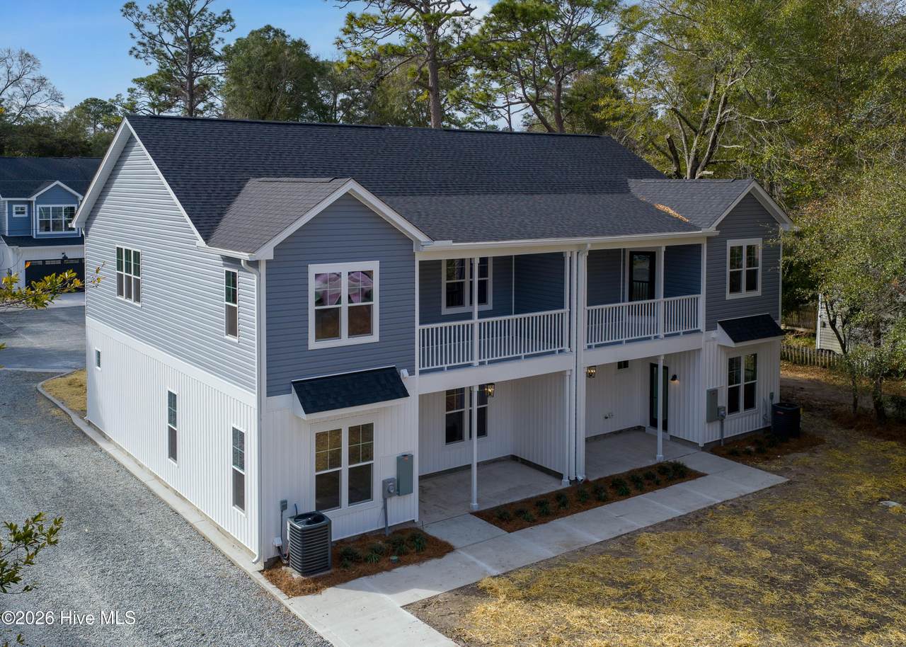 4926 Oleander Drive - Photo 1