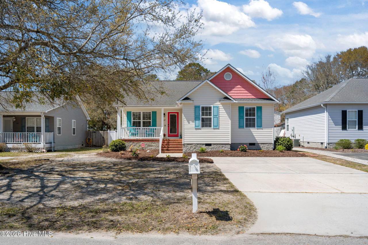 137 4th Street - Photo 1