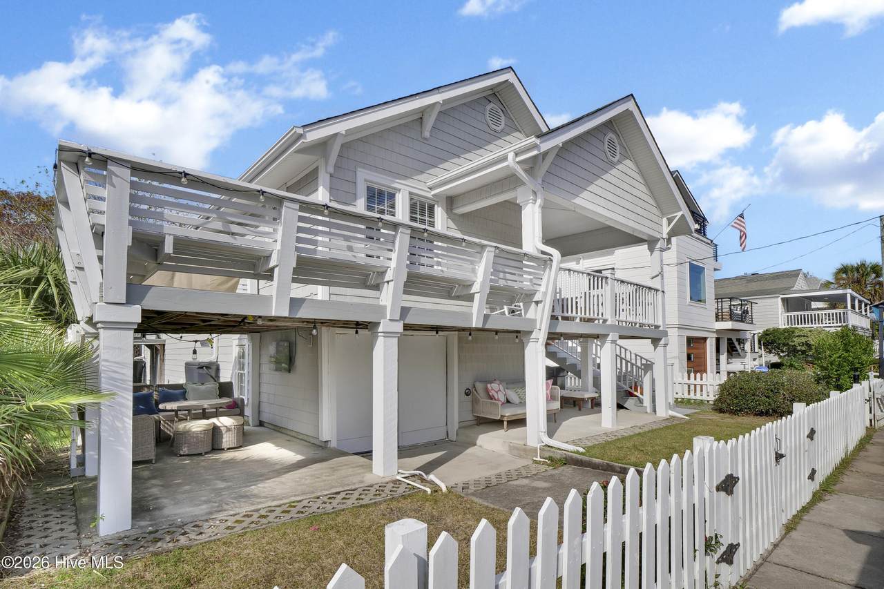 209 Channel Drive - Photo 1