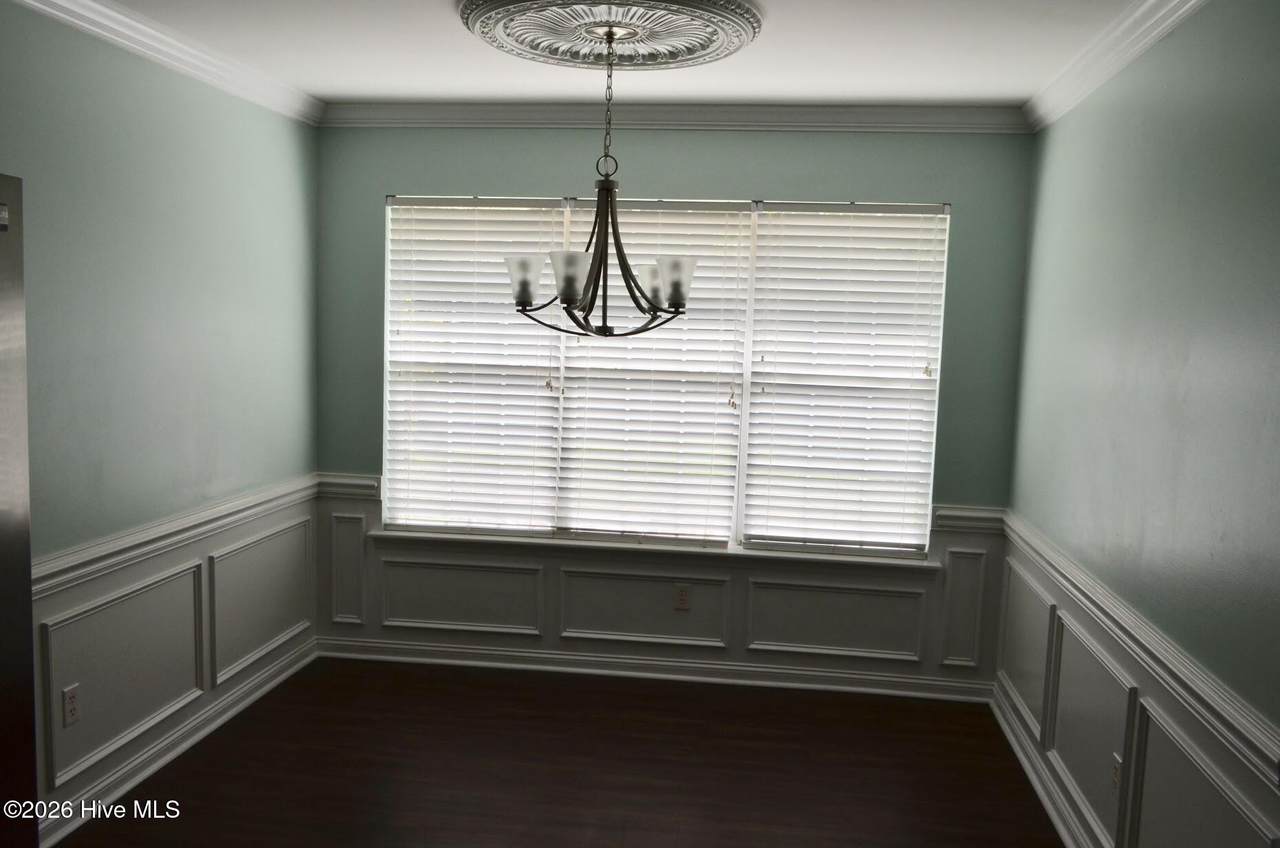 816 Stoneview Drive - Photo 1