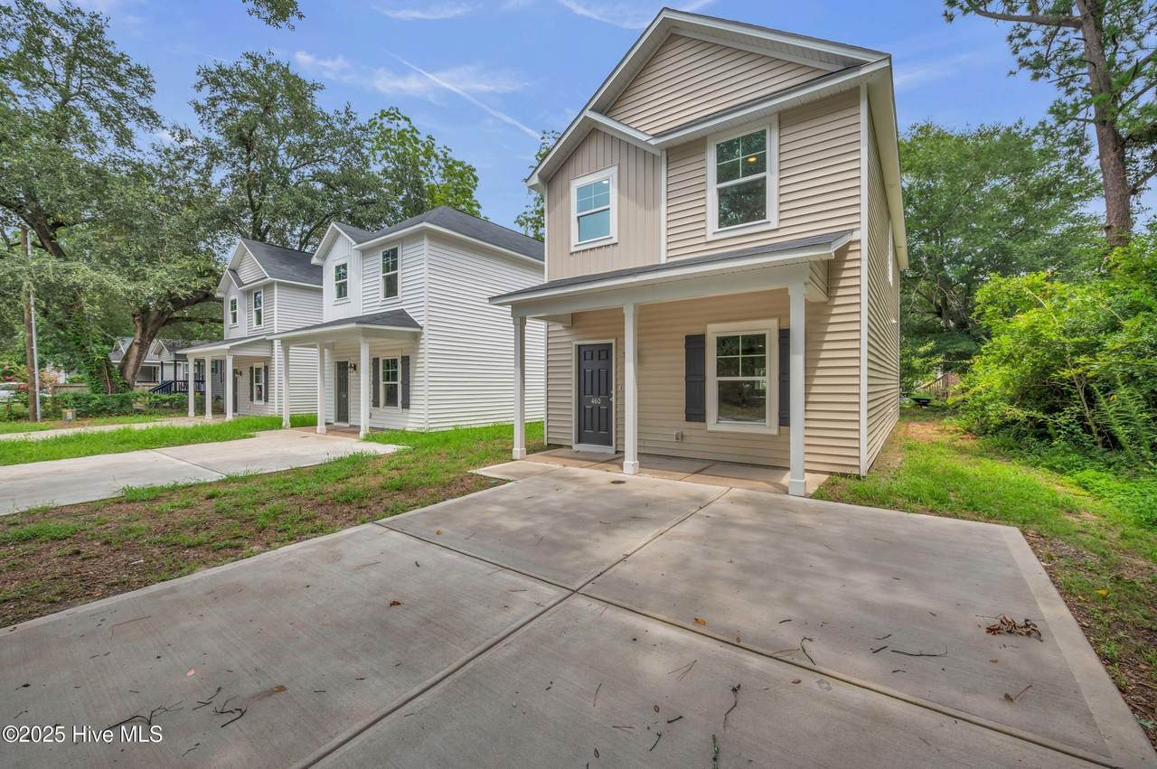 460 Maides Avenue - Photo 1