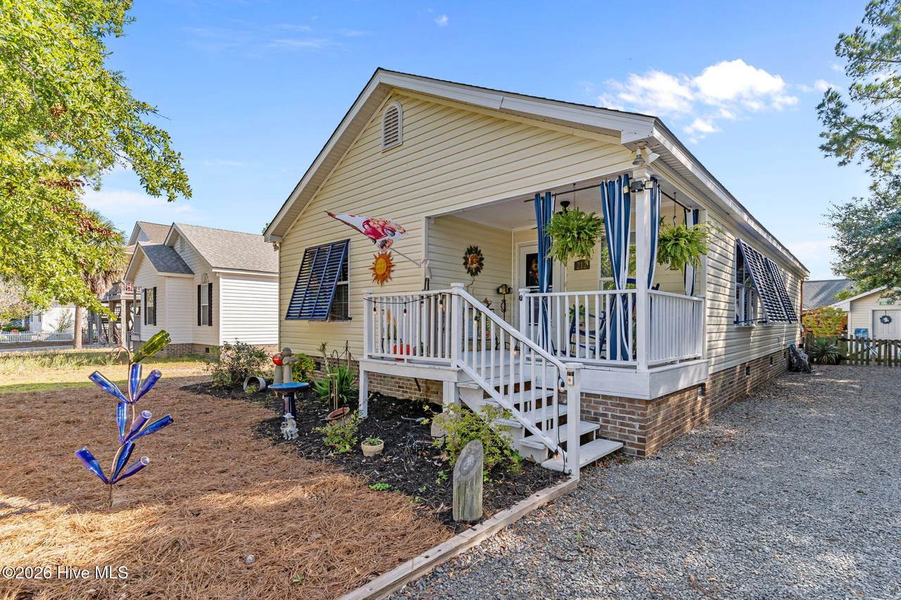 212 33rd Street - Photo 1