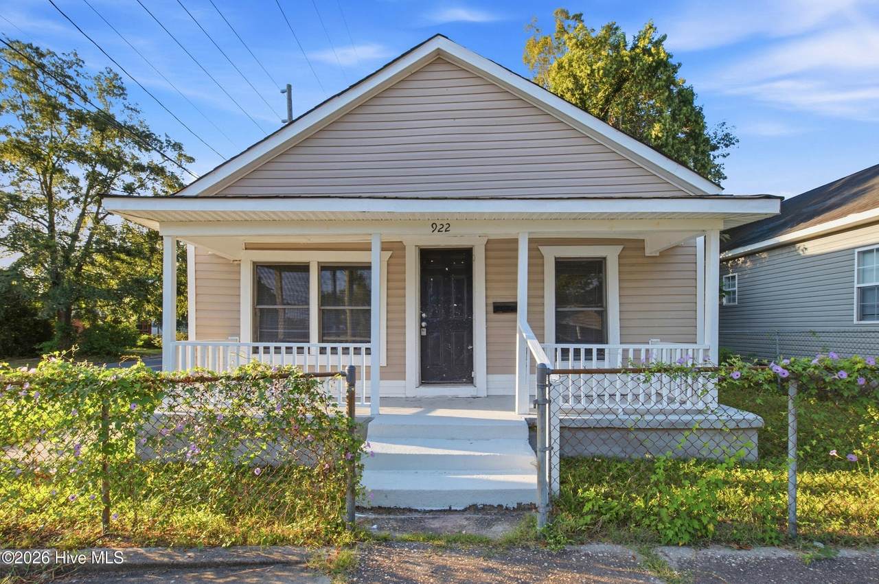 922 Dock Street - Photo 1