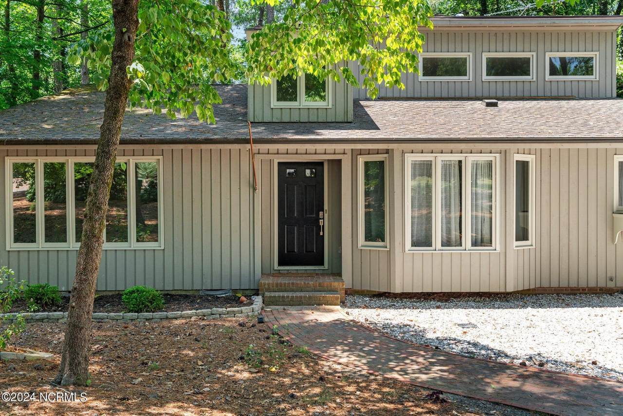 618 Chelsea Drive - Photo 1