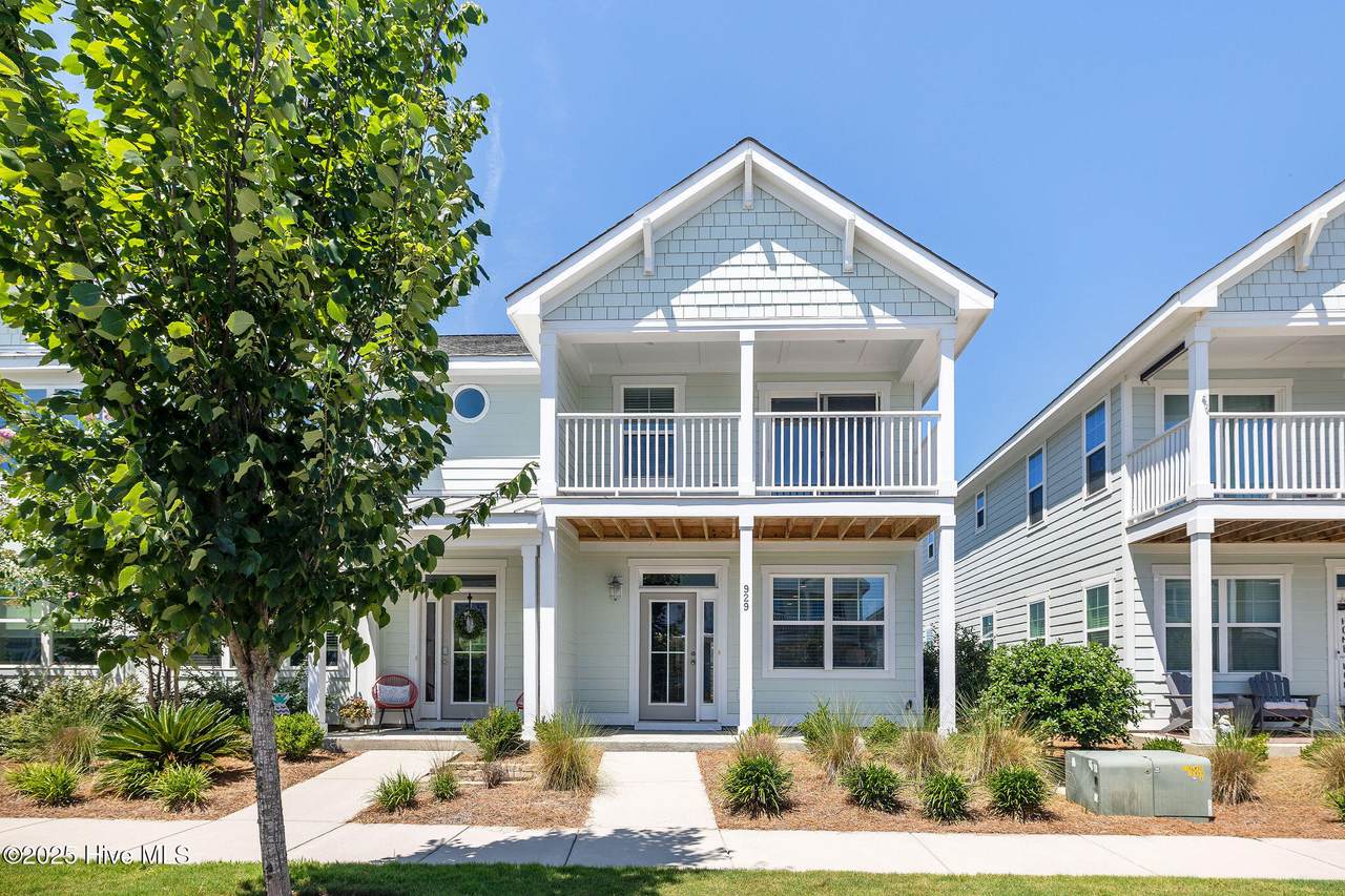 929 Wharton Avenue - Photo 1