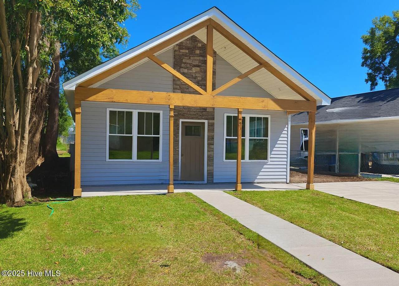 227 Hammond Street - Photo 1