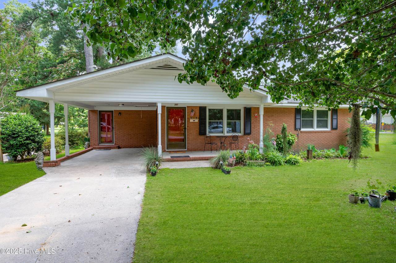 207 College Avenue - Photo 1