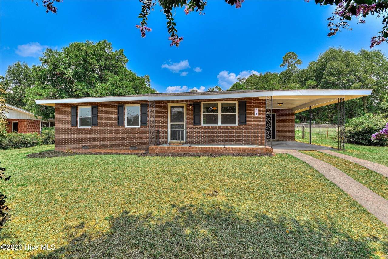 819 Hillside Drive - Photo 1