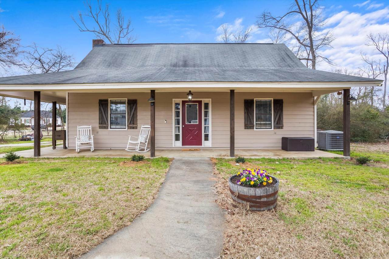 205 Live Oak Drive - Photo 1