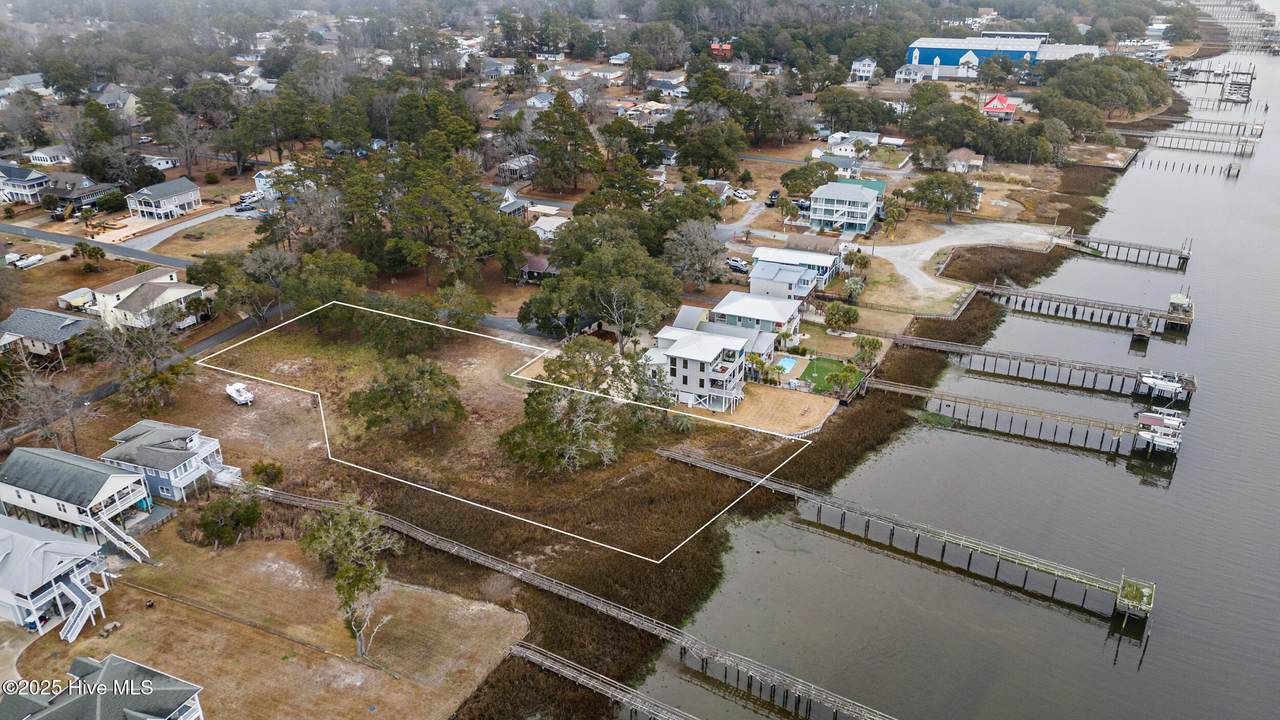 2016 Camelot Drive - Photo 1