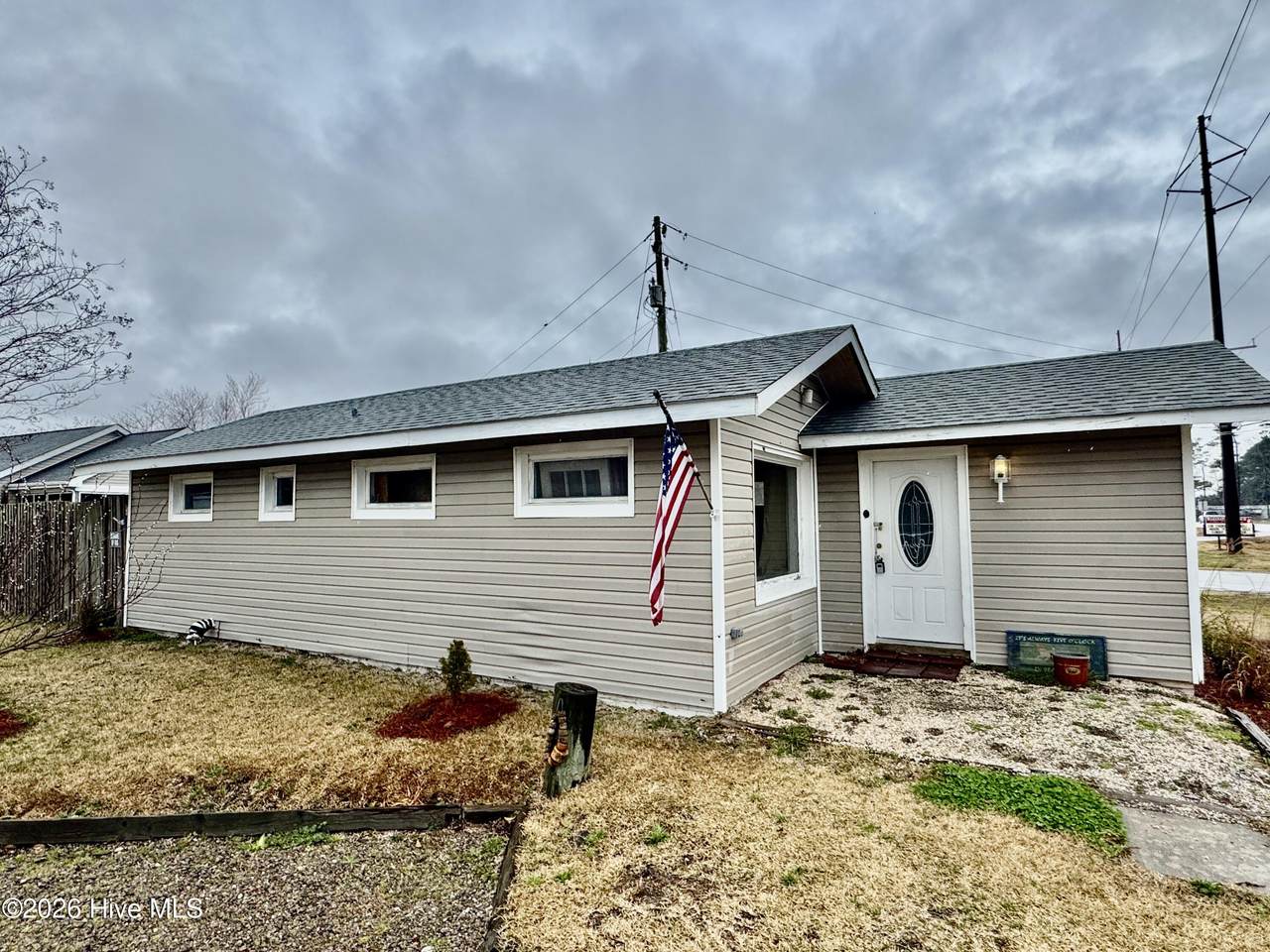 100 Earl Avenue - Photo 1