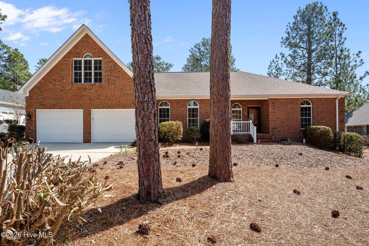 135 Fawnwood Drive - Photo 1