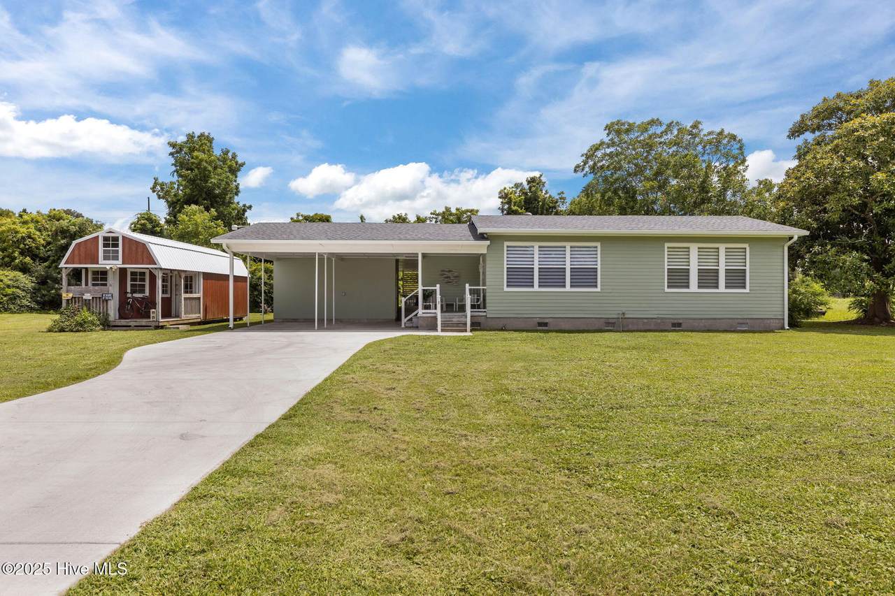 1198 Highway 101 - Photo 1