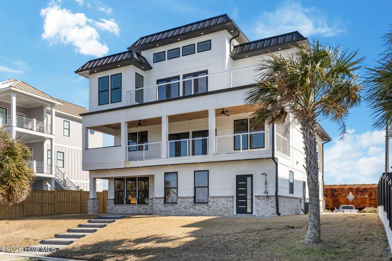 208 Radio Island Road - Photo 1