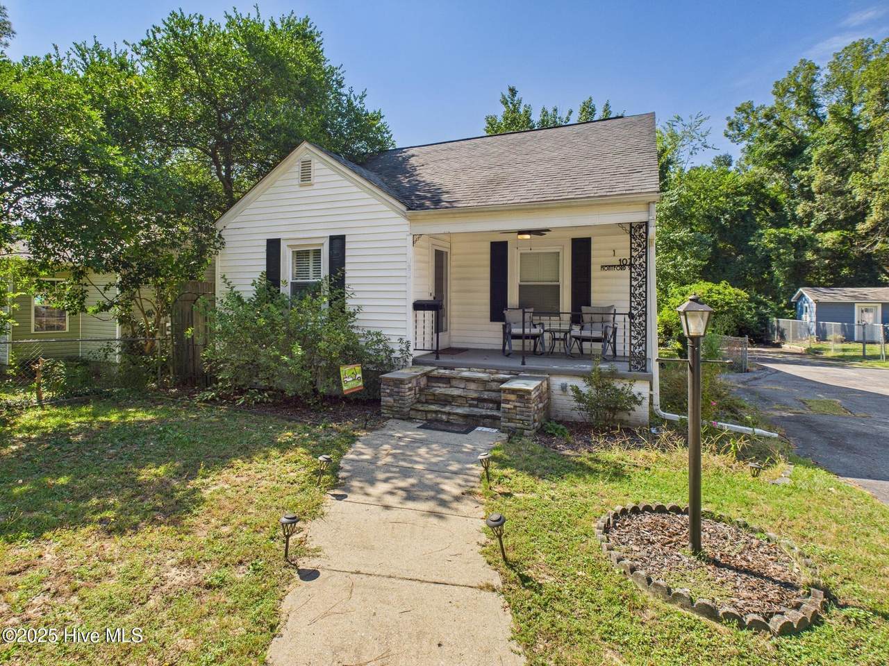 107 Montford Street - Photo 1