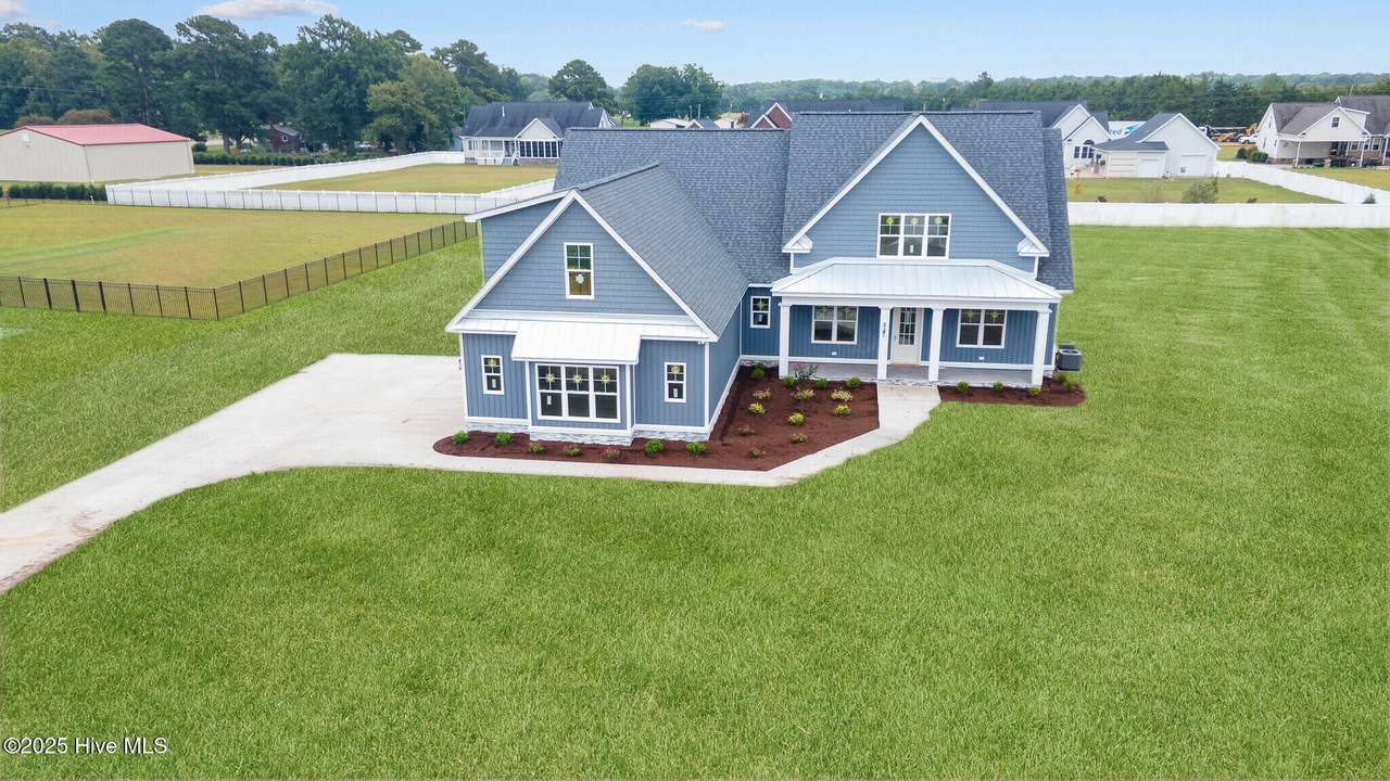 335 Stephanye Lane - Photo 1