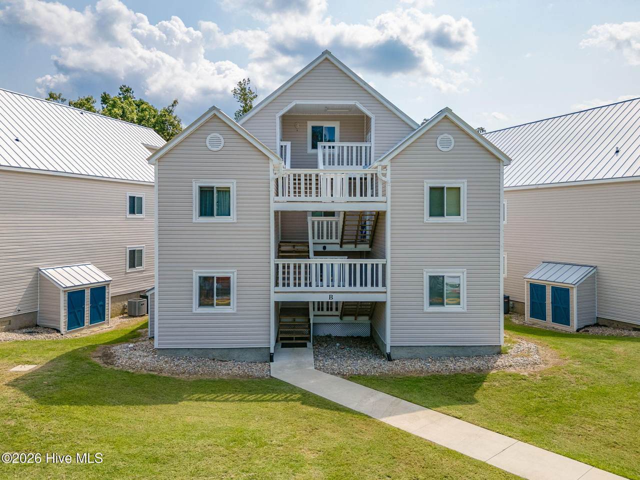 89 Country Club Drive - Photo 1