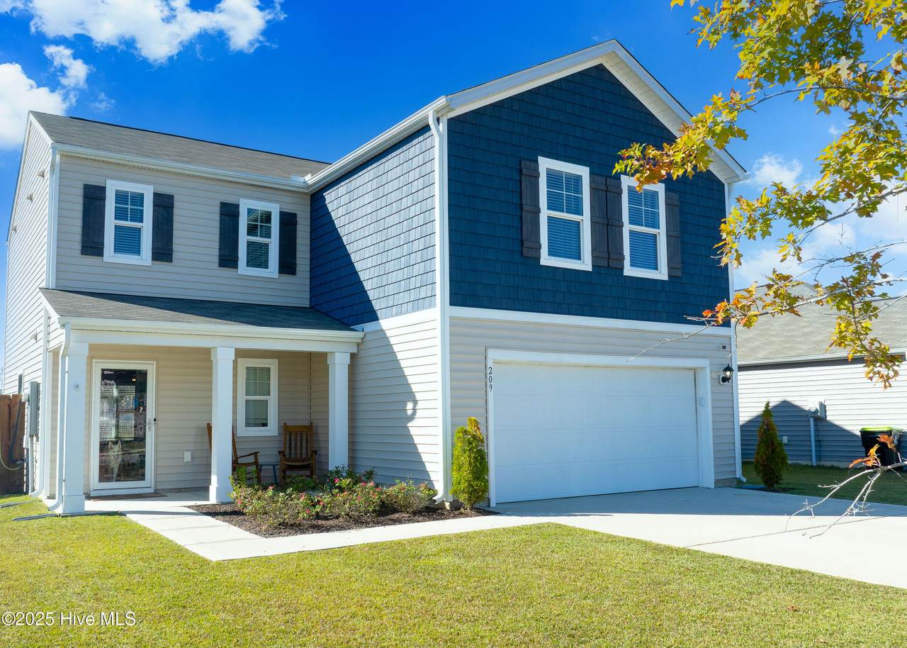 209 Sunshine Drive - Photo 1