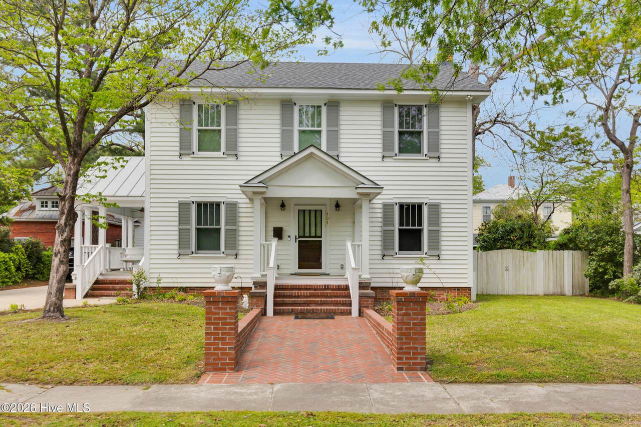 404 Avenue C - Photo 1