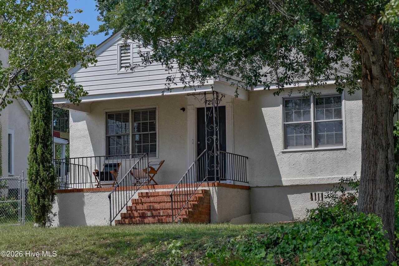 729 Heard Avenue - Photo 1
